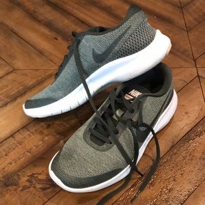 Nike Flex Experience RN 7 women’s size 8